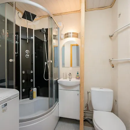 Cozy Family Near The Center